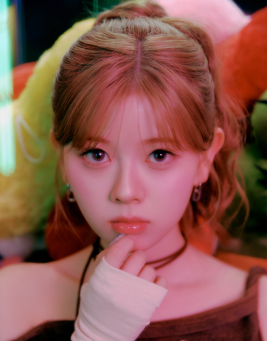 NiziU : Profile
